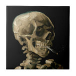 Azulejo Vincent van Gogh - Calavera con cigarrillo en llam<br><div class="desc">Cabeza de un Skeleton con un cigarrillo en llamas / Calavera con cigarrillo en llamas / Crane de squelette fumant une cigarrillo - Vincent van Gogh,  1885</div>