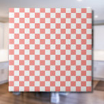 Azulejo Vintage de tablero de ajedrez negro rojo Pastel<br><div class="desc">Vintage de tablero de ajedrez rojo y blanco pastelero.</div>