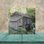 Azulejo Vintage Wooden Grist Mill<br><div class="desc">¡Por los coleccionistas de historia y nostalgia! Baldosa cerámica que muestra la foto de un molino de parrilla de madera vintage que ahora es un hito histórico. Perfecto para el uso como cocina trivit. Crédito: Cedar Creek Grist Mill - Woodland,  Washington.</div>