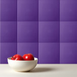 Azulejo Violeta violeta púrpura sólida<br><div class="desc">Diseño violeta púrpura sólido y rico.</div>