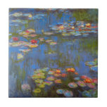 Azulejo Waterlilies by Claude Monet, arte de la naturaleza<br><div class="desc">Waterlilies de Claude Monet es una pintura natural de arte fino e impresionista de época con flores de lirio acuático en un estanque en el jardín de Monet en su casa en Giverny, Francia. Hermosas flores flotan en el agua y el reflejo de los sauces llorosos verdes. Claude Monet disfrutó...</div>