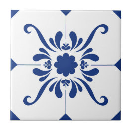 Azulejos azules de cerámica blanca
