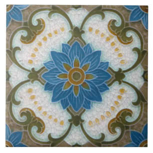 Azulejos Cerámicos Rodeados de Muro y Fuego