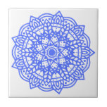 Azulejos de cerámica azul claro<br><div class="desc">Este embaldosado de cerámica es perfecto para un nuevo diseño interior tradicional moderno o para chapotear. El embaldosado presenta un estilo mediterráneo florido y un elegante color blanco y azul claro,  perfecto para cualquier espacio. Úsalo como acento en tu cocina,  baño o sala de estar.</div>
