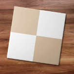 Azulejos de cerámica neutro de color beige blanco<br><div class="desc">Esta baldosa cerámica neutra presenta un diseño moderno de damero en beige y blanco. Los colores son personalizable en la herramienta Diseño.</div>