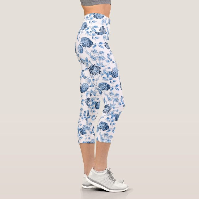 Azulejos Florales Azules y Blancas Capri Leggings (Derecha)