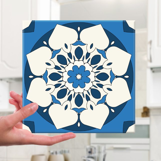Azulejos mediterráneos florales de la Marina (Modern Mediterranean tile featuring a geometric floral star design in navy blue with ivory)