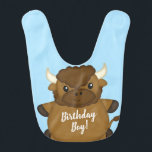 Babero Bison Buffalo Birthday Party Blue<br><div class="desc">Este tema de diseño de la colección de Baby Shower Bison, que incluye un ciervo sencillamente adorable en un pallet de color rosa, azul o verde, celebra su cumpleaños y Baby Shower muy especiales. Personalice esto más adelante con los detalles de su fiesta de cumpleaños y ducha de bebé de...</div>