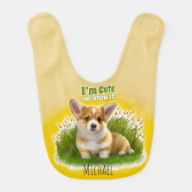 Corgi cachorro sobre la hierba | Perro pequeño y p