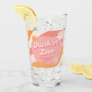Bachelorette Party Favor Retro ebrio en amor