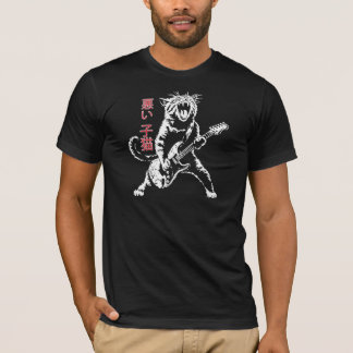 Bad Kitty en la camiseta Kanji japonesa