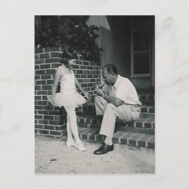 bailarina con postal del padre (Anverso)