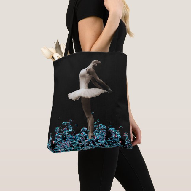 Bailarina en Bolsa Tote de Agua de Baile (Detalle)