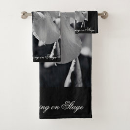 Baile de ballet en el escenario en blanco y negro