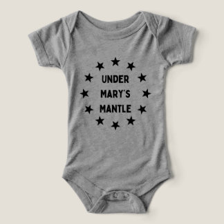 Bajo la manta de María, la bebé Shirt