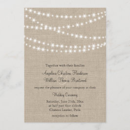 Bajo luces del centelleo en la invitación de la