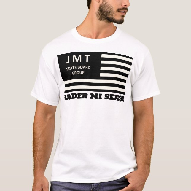 BAJO MI SENSI. Camiseta básica para hombre (Anverso)