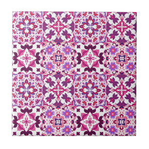 Baldosas españolas rosadas y moradas