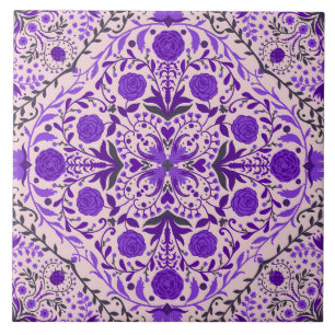 Baldosas florales en rosa violeta y algodón
