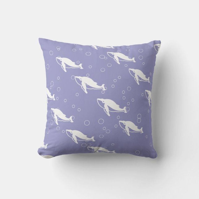 ballena blanca en almohada azul violeta (Anverso)