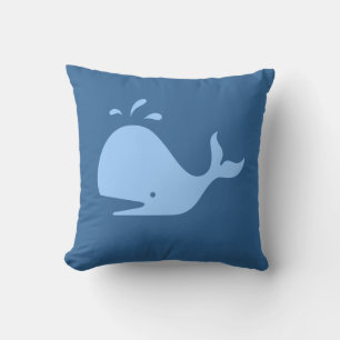 ballena PERSONALIZADO azul en almohada azul medio