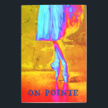 Ballet Neon Color Pop Art Arte Metalizado<br><div class="desc">Un diseño impresionante y moderno para los amantes del ballet clásico. Tenga en cuenta que el estilo de letra tiene 'hilos' y un juego de palabras, 'En punta'. El diseño puntiagudo hará que tu espacio sea muy atractivo. Creado con colores cálidos y fríos, es el perfecto equilibrio entre sofisticación y...</div>