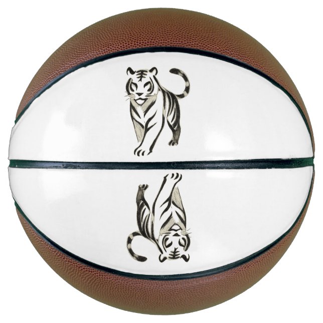 Balón De Baloncesto Dibujo de tigre andando - Diseño de tinta en (Anverso)