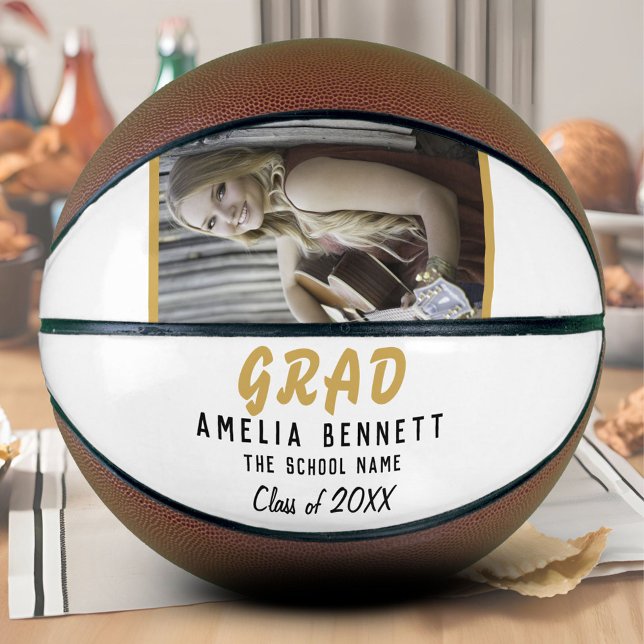 Balón De Baloncesto Foto de graduado de posgrado (Subido por el creador)