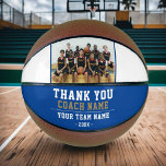 Balón De Baloncesto Gracias Coach Team Name Photo<br><div class="desc">Gracias, entrenador, nombre del equipo y equipo fotográfico de baloncesto. Personaliza con tu nombre de entrenador, nombre de equipo y año. Puedes cambiar cualquier texto en el baloncesto o borrarlo. ¡Un gran regalo para un entrenador! Añada una foto del equipo y consiga que el equipo firme las áreas no diseñadas...</div>