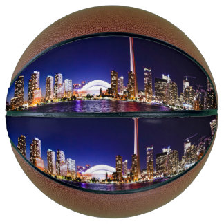 Balón De Baloncesto Horizonte de Toronto por la noche