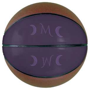 Balón De Baloncesto Monograma de las lunas de media luna violeta y tur
