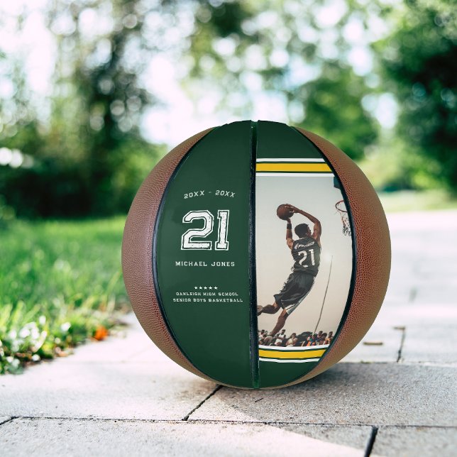 Balón De Baloncesto Número de Jersey | Monograma de graduación verde y (Subido por el creador)