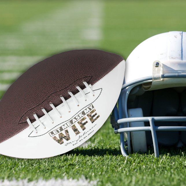 Balón De Fútbol Americano Déjame preguntarle a mi esposa graciosa personaliz (Subido por el creador)