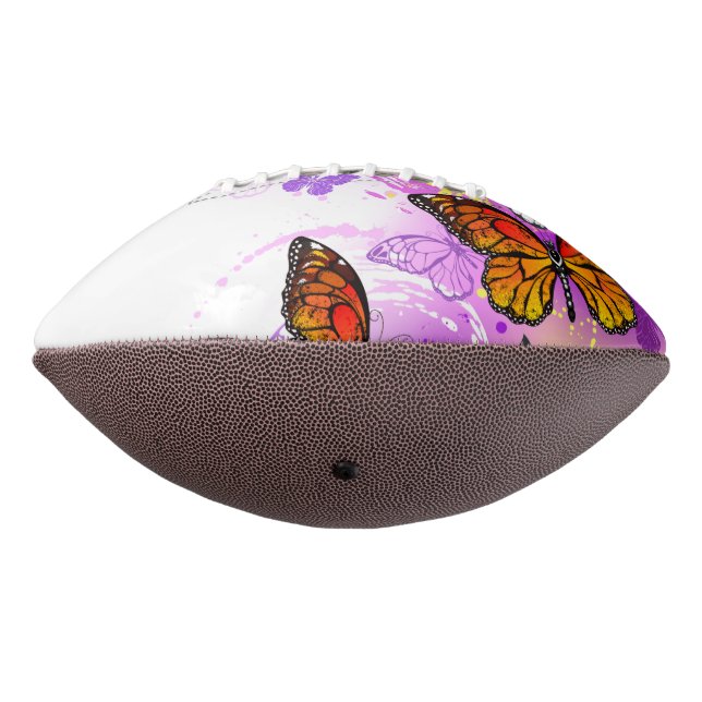 Balón De Fútbol Americano Mariposas monarcas en fondo morado (Girado 270)