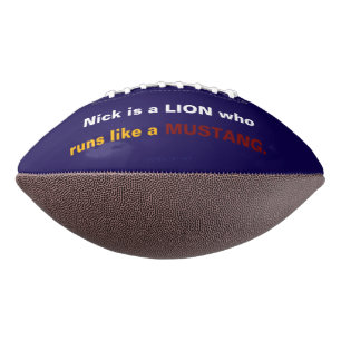 Balón De Fútbol Americano Nick es un LEÓN que corre como un MUSTANG.