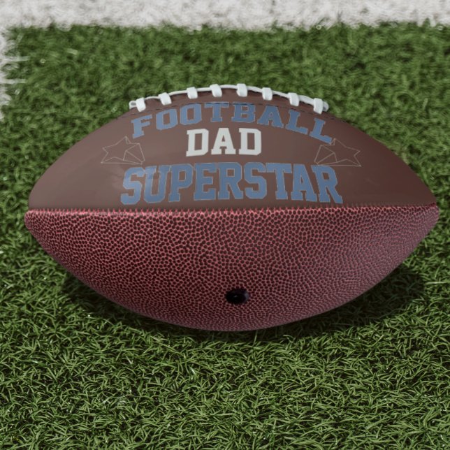 Balón De Fútbol Americano Papá Superstar Nombre Personalizado Mini Fútbol (A mini football with Dad's name on it - a perfect Father's Day gift for the football fan.)