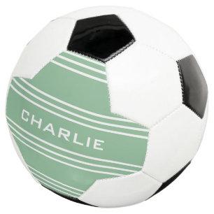 Balón de fútbol con rayas verdes musgo y monograma