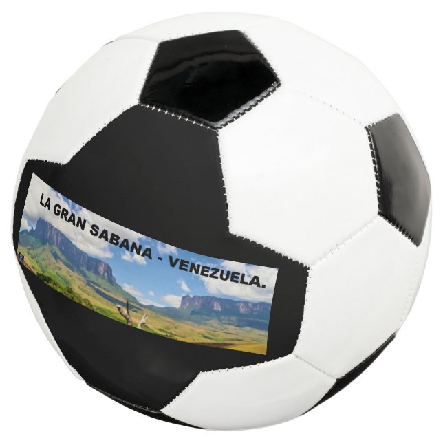 BALÓN DE FÚTBOL DE LA GRAN SABANA. (Tres cuartos)