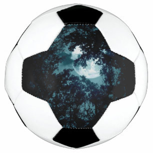 Balón De Fútbol Hermosa luna resplandece a través de árboles