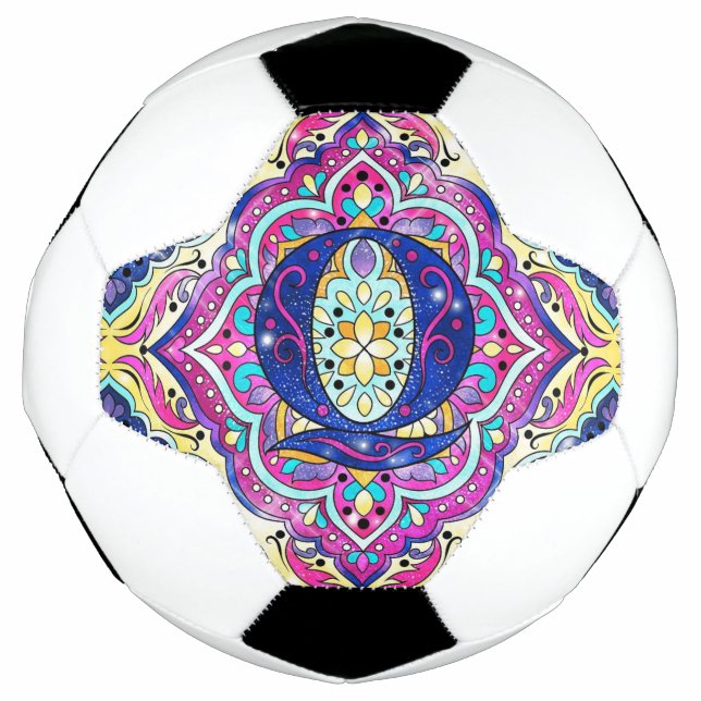 Balón De Fútbol Mandala de la letra Q  (Anverso)