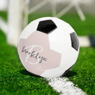 Balón De Fútbol Monograma de nombre con escritura moderna en rosa 