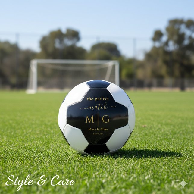 Balón De Fútbol Perfect Match Monogrammed Couple Name Black (Perfect Match Monogrammed Couple Name Black Soccer Ball)