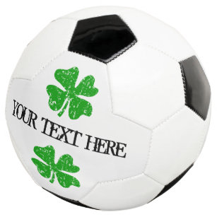 Balón de fútbol personalizado con trébol verde y a