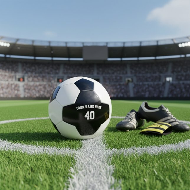 Balón De Fútbol Personalized Black and White Football with Custom  (Subido por el creador)