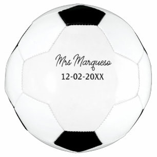 Balón De Fútbol simple monograma minimalista sra Sr nombre fecha a