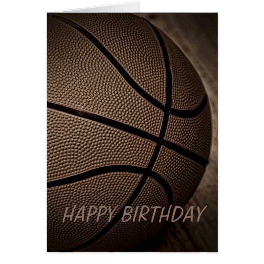 Baloncesto en tarjeta del feliz cumpleaños de la