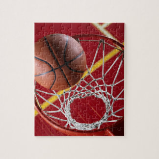 Baloncesto y rompecabezas de fotos en la red