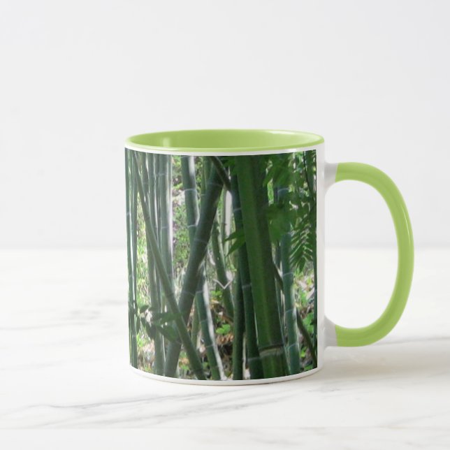 Bambú japonés: tazas de bebida en el jardín (Derecha)