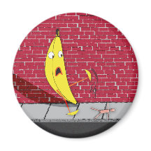 Banana resbalando en un imán personal