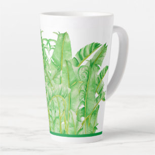Banana sale en una gran taza de latte